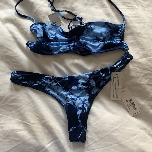 Frankie's Bikinis x Sofia Richie Tie Dye Bikini - Picture 5 of 6